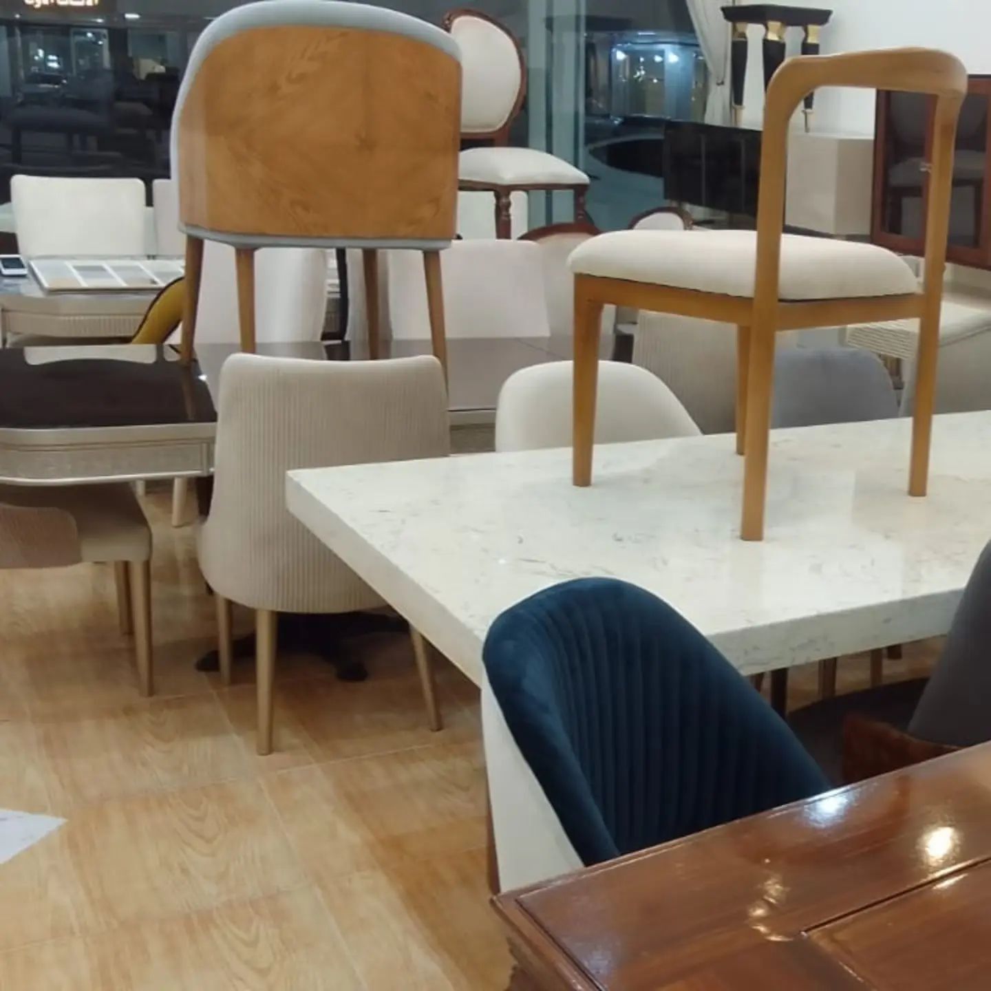 تفصيل طاولات حسب الطلب