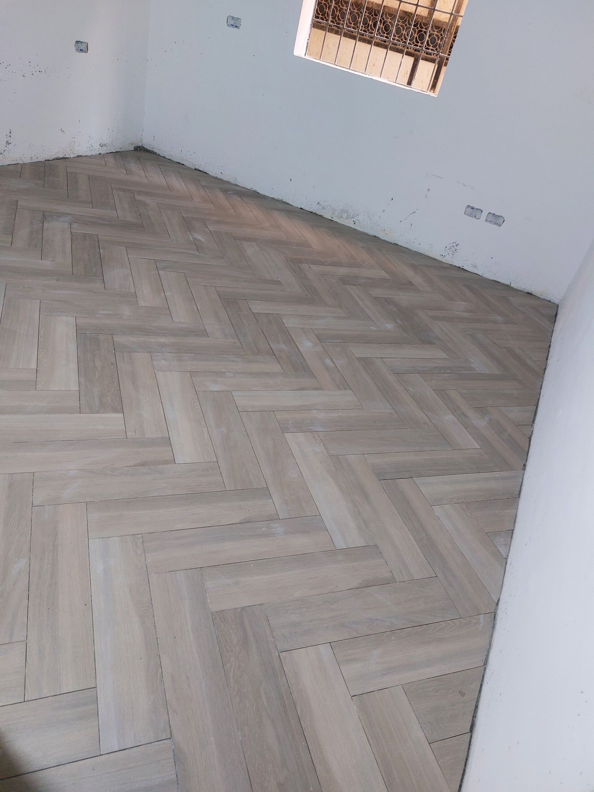 تركيب جميع انواع البلاط حسب طلب العميل