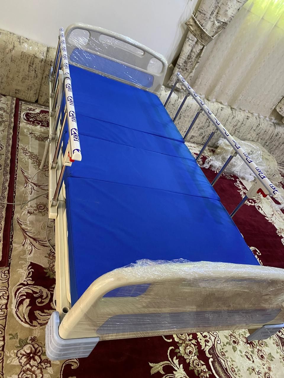 سرير طبي كهربائي مع المرتبة