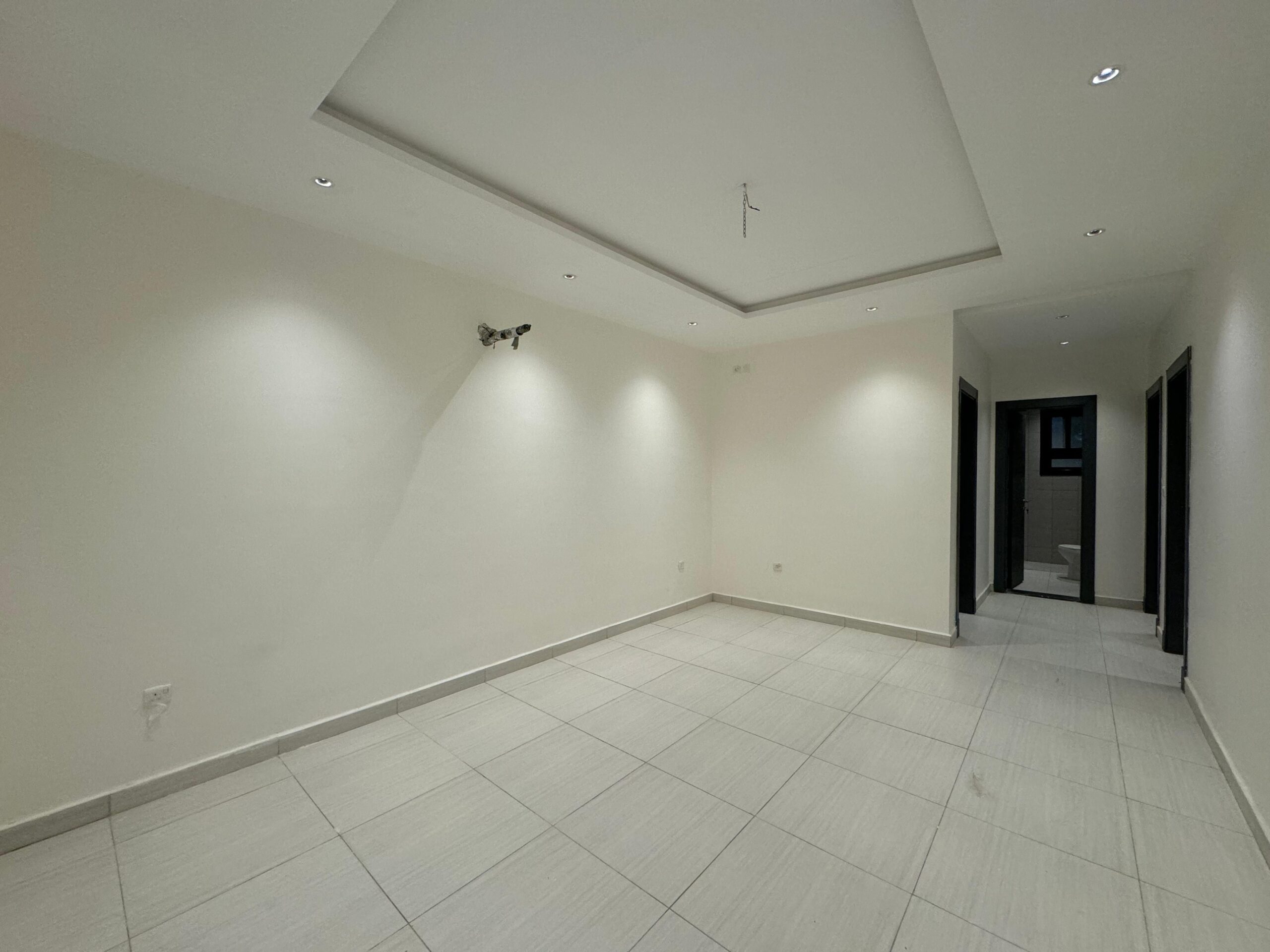 شقق وملاحق فاخره للتمليك جده حي التيسير