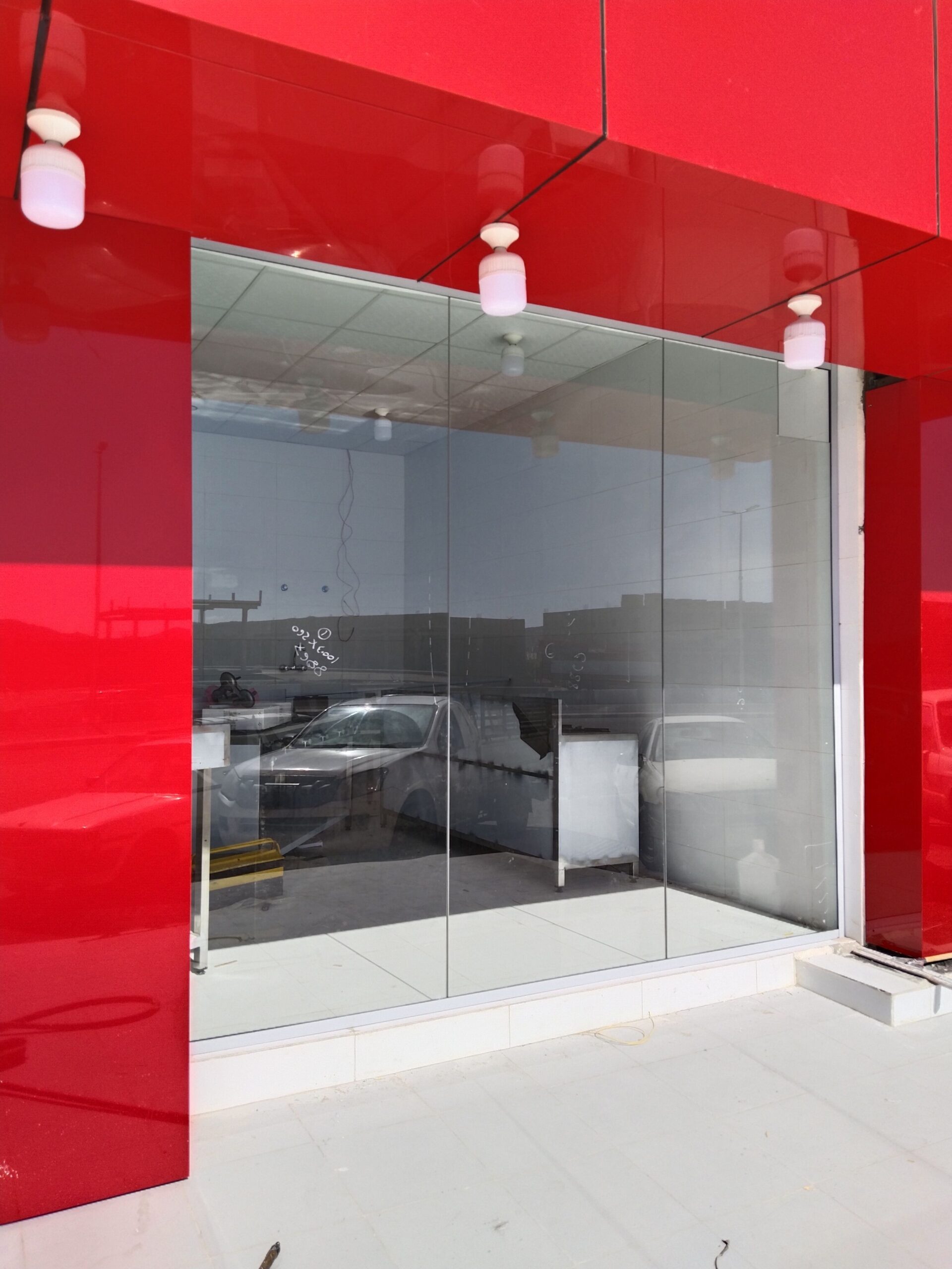 توريد وتركيب الزجاج السكريت واجهات محلات بلكونات م