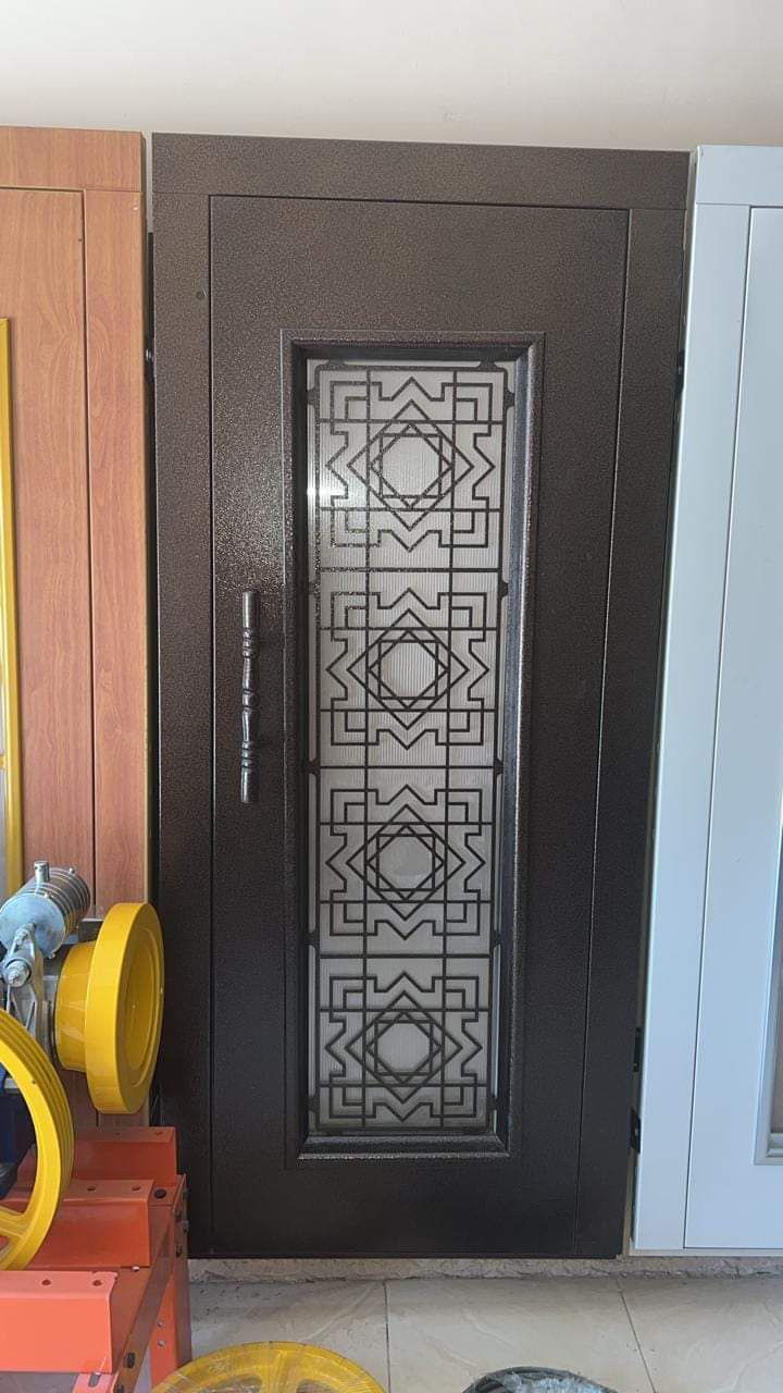 صيانه وتركيب المصاعد والسلالم الكهربائيه