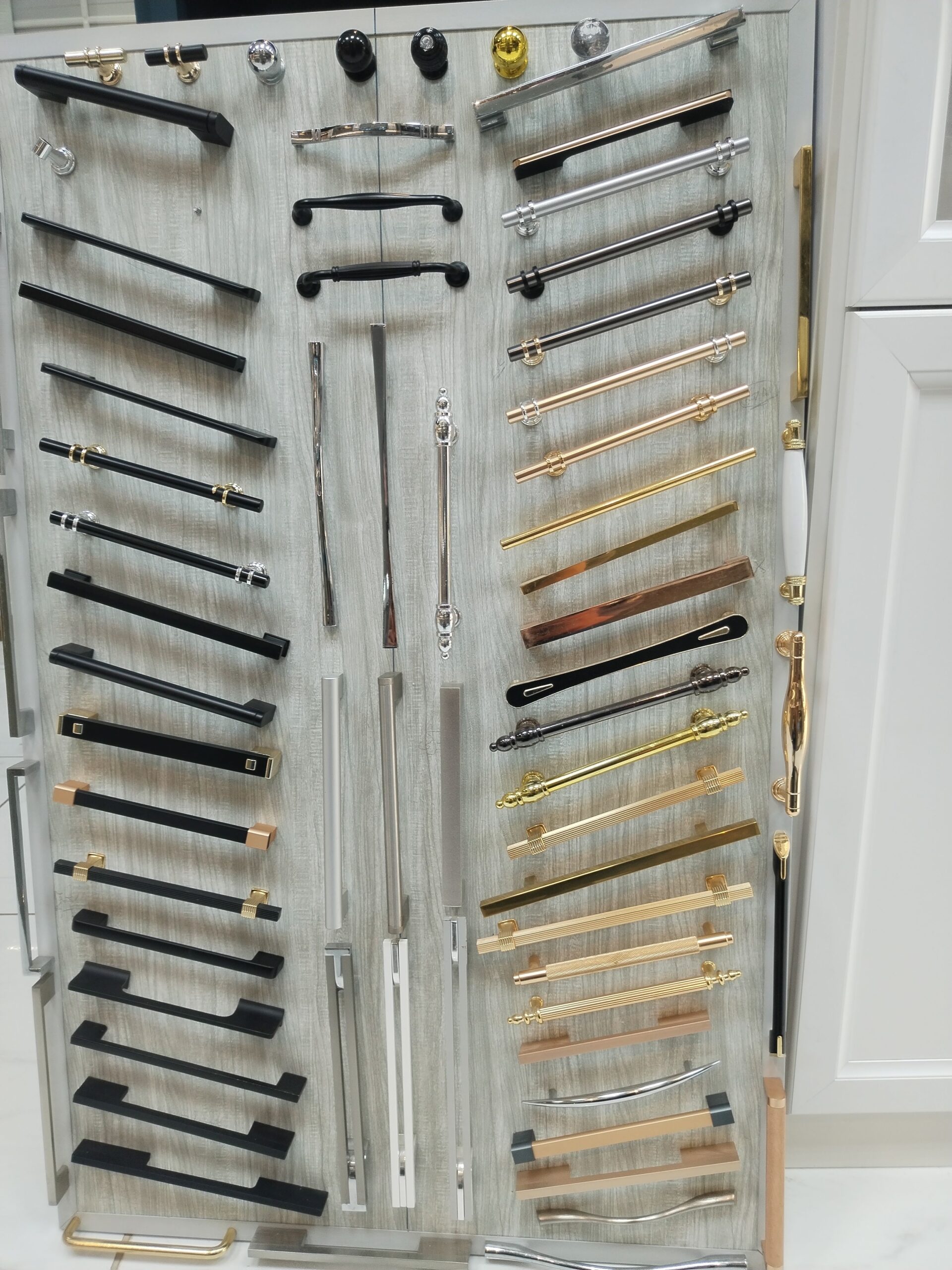 فني دواليب مطابخ المونيوم وصاج وقطاعات خاصه