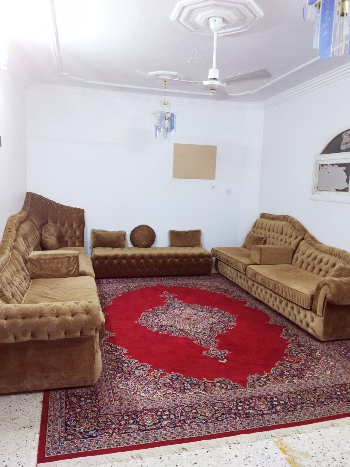 دنا تتخلص من الاثاث بالرياض وبي ارخص الاسعار لي ال