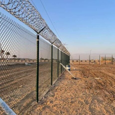 نحن نقوم بتوريد وتركيب جميع أنواع سياج الشبك بجميع