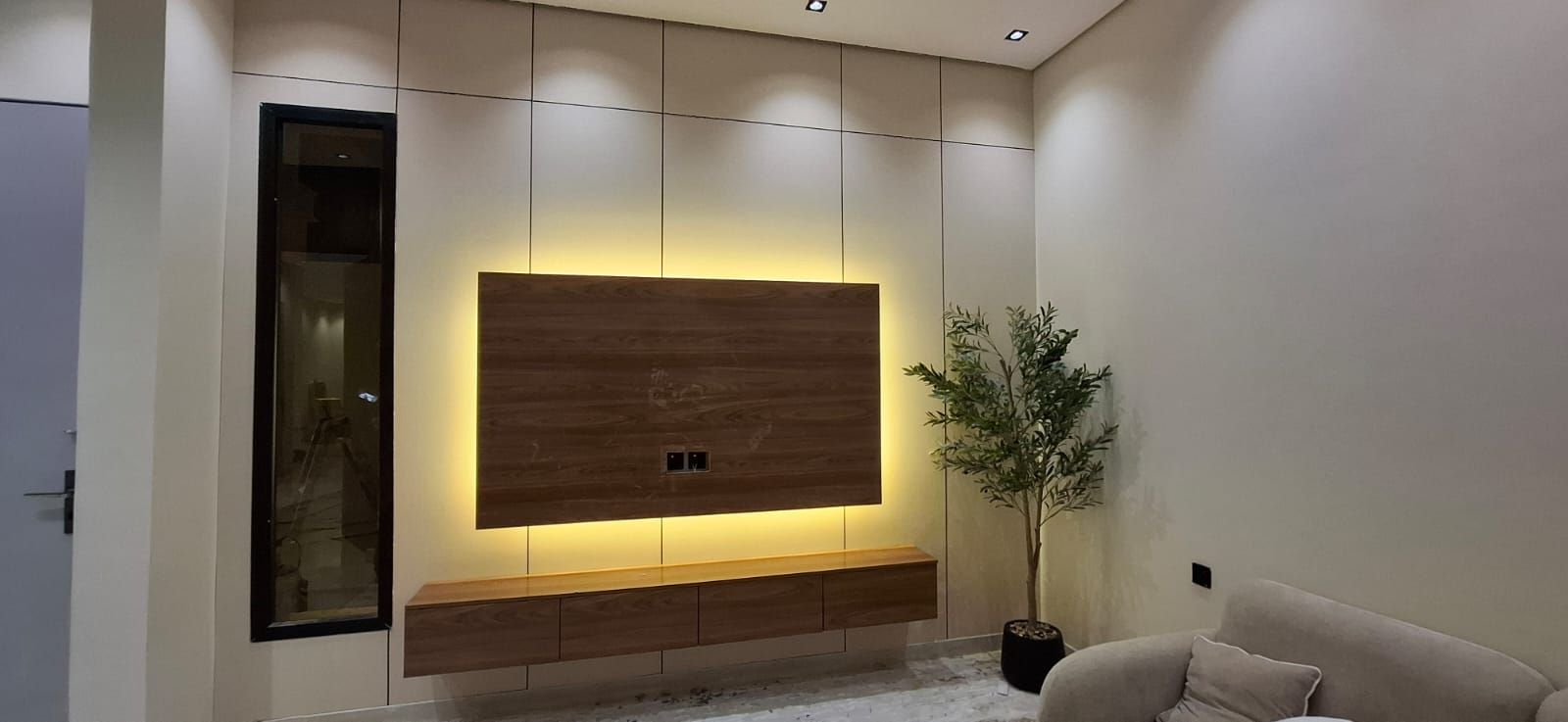 مقاول أعمال الديكورات والدهانات والجبس والترميم