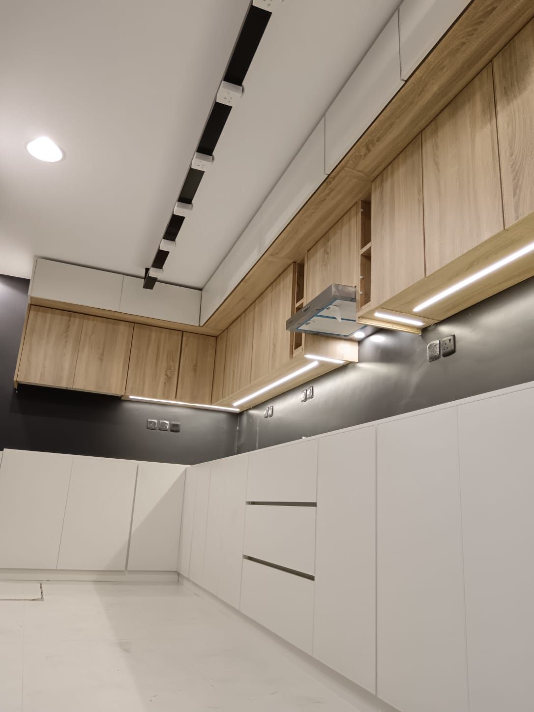 فني دواليب مطابخ