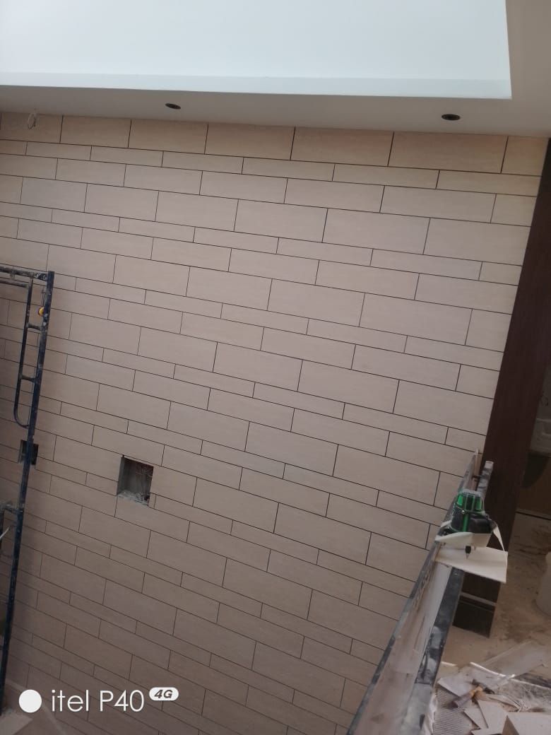 معلم تركيب صفائح حجري صفائح طيني داخلي او خارجي في