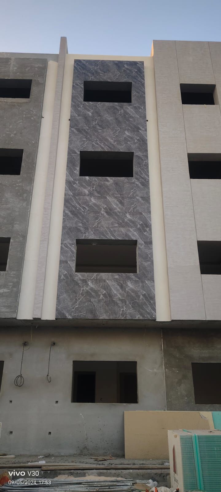 معلم تركيب صفائح حجري صفائح طيني داخلي او خارجي في