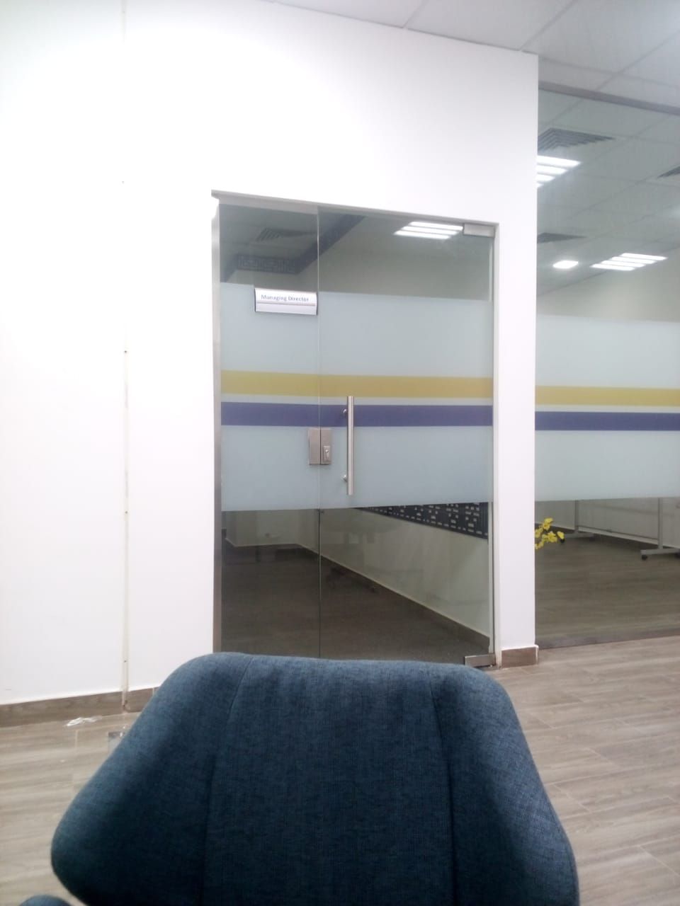 مقاول ومعلم زجاج . لجميع انواع الزجاج سكريت دربزين