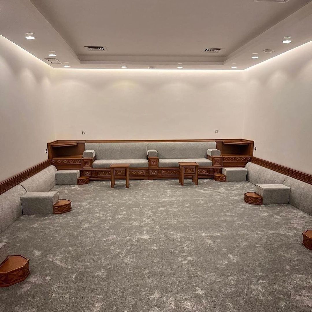 كنب أرضي تفصيل وتفصيل مساند ظهر وتفصيل جميع انواع