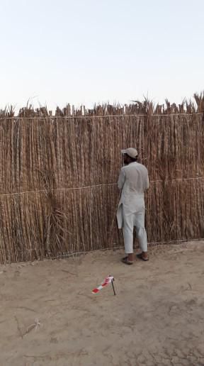 عامل باكستاني تكسير صبه وجدران ونظافه وحفريه تكسير