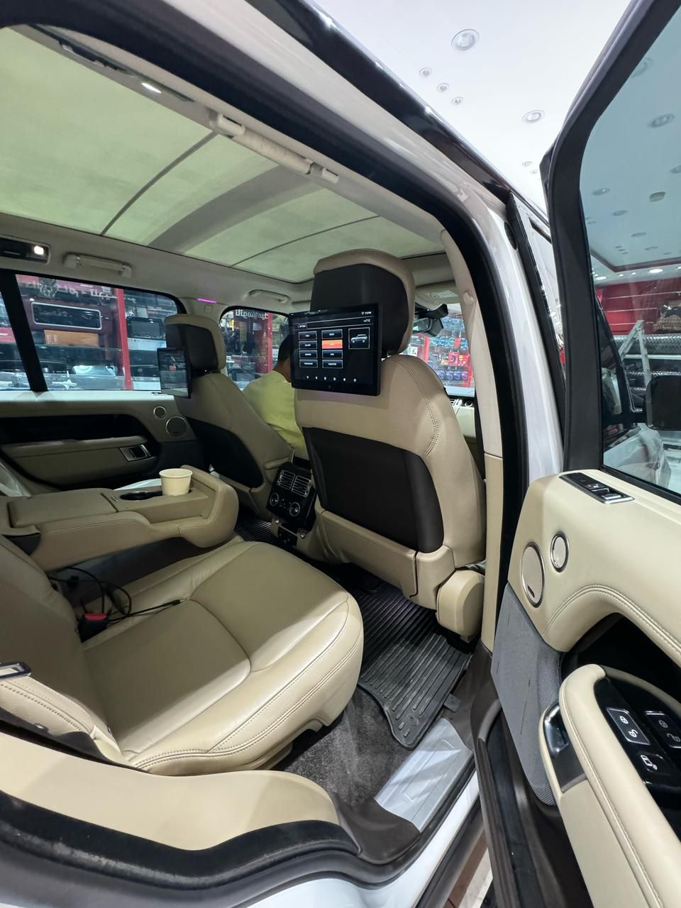 شاشات رنج روفر فوج شكل 20