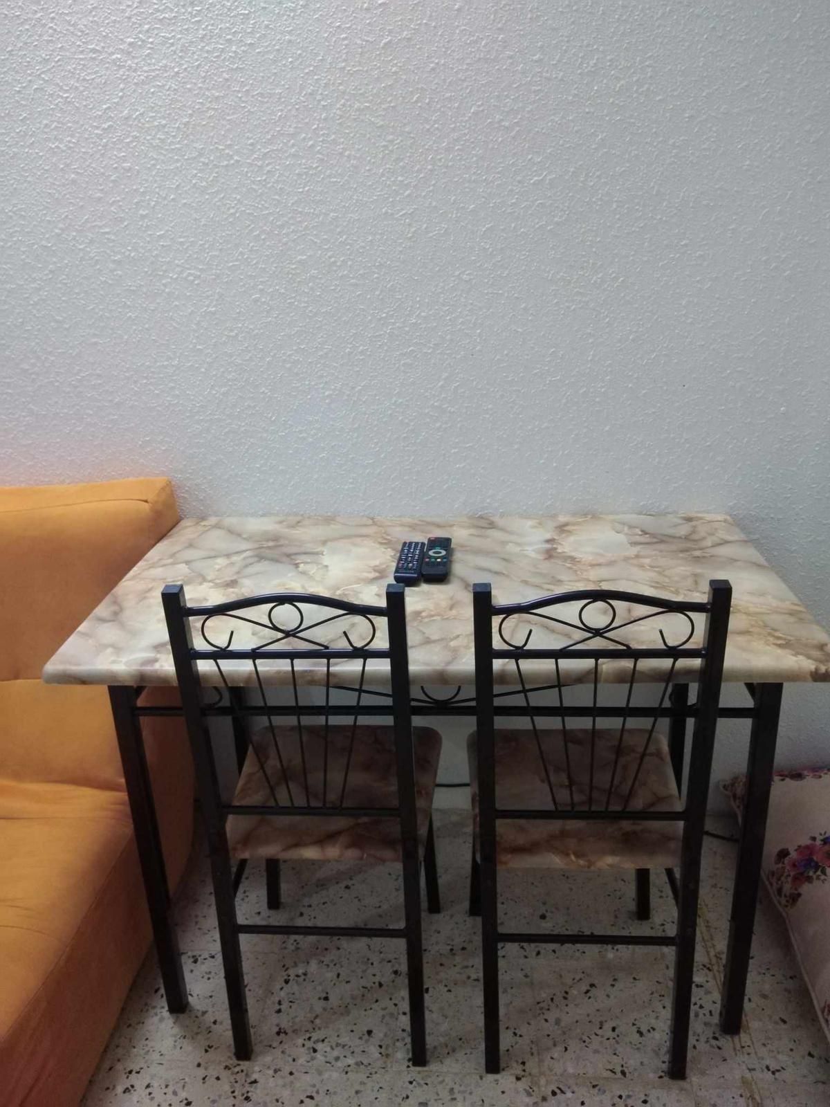 دنا تتخلص من الاثاث بالرياض وبي ارخص الاسعار لي ال