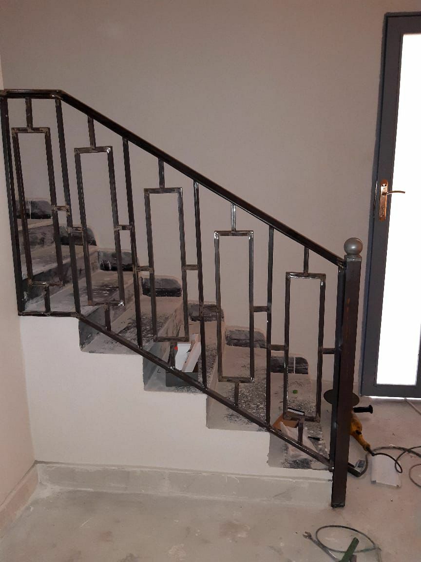 صناعة الابواب ودرج الليزر ( دربجين ) والستائر والم