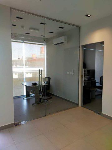 زجاج سكريت وكسوارت الزجاج