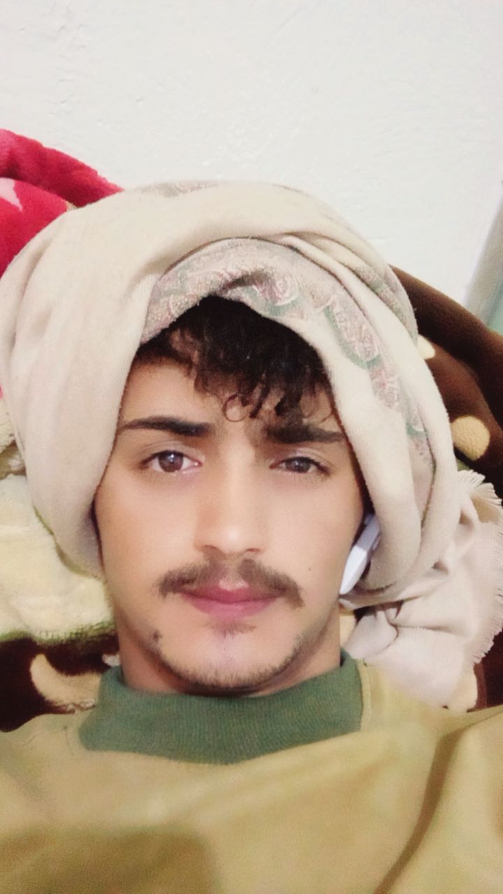 عامل مغسله ملابس يبحث عن عمل معلم