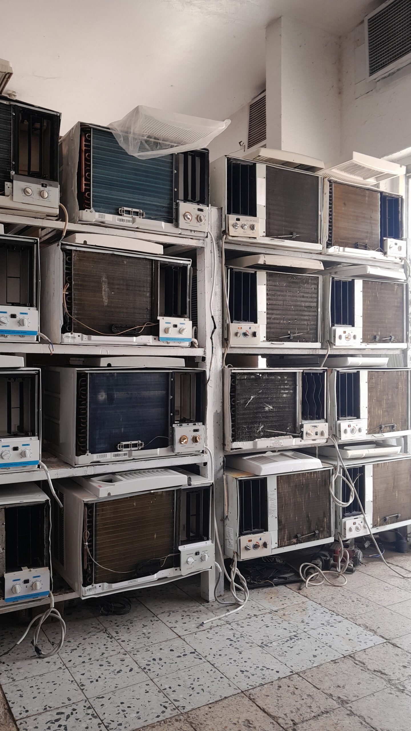 نشتري الأثاث المستعمل والمكيفات المستعمله