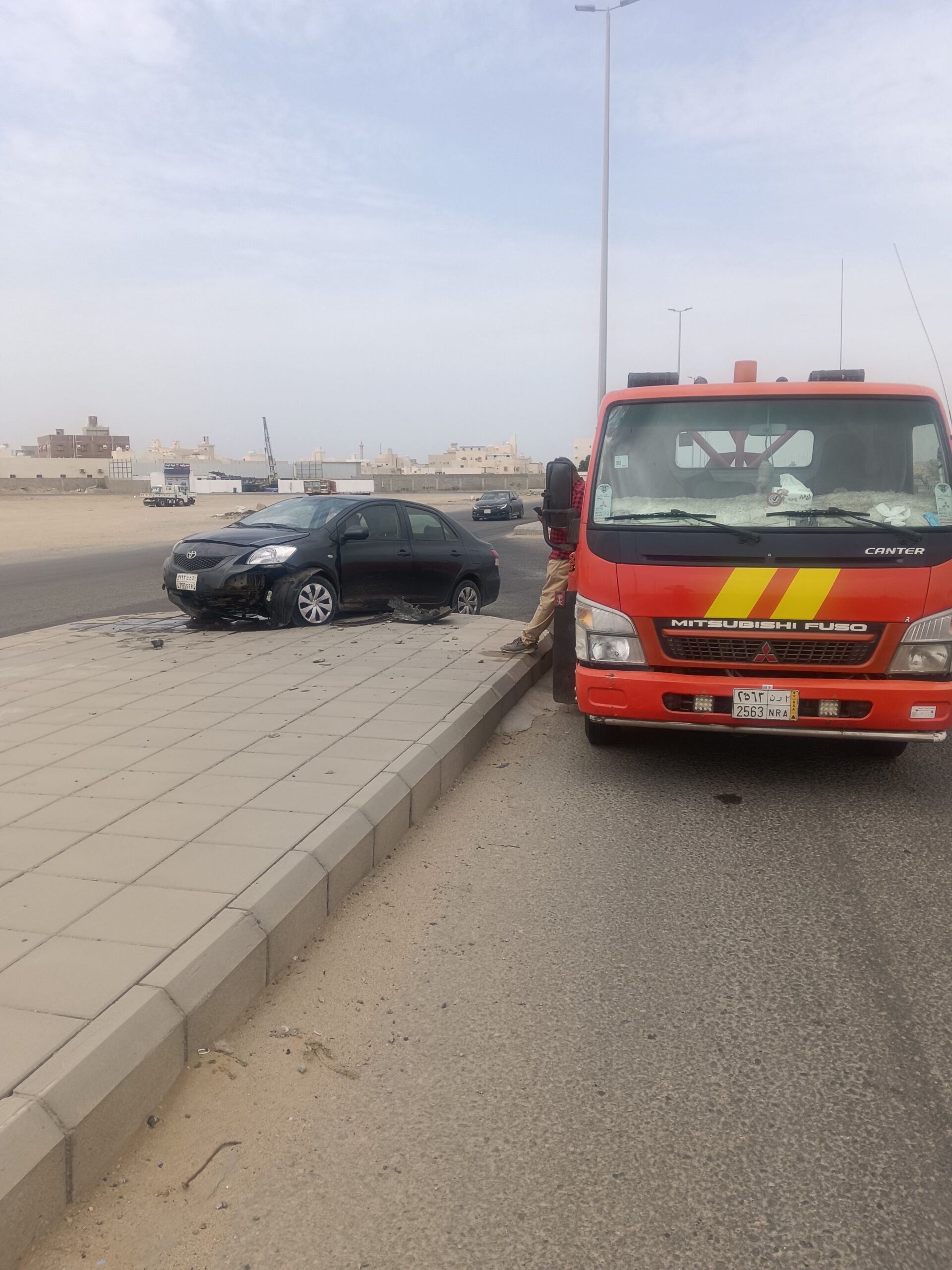 سطحه جده لنقل وتقدير السيارات