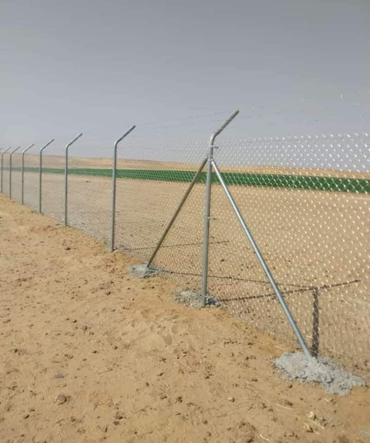 نحن نقوم بتوريد وتركيب جميع أنواع سياج الشبك بجميع