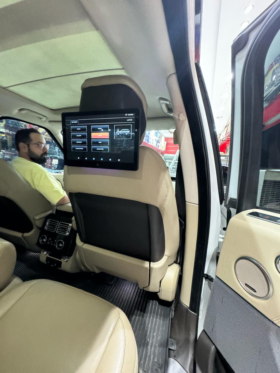 شاشات رنج روفر فوج شكل 20