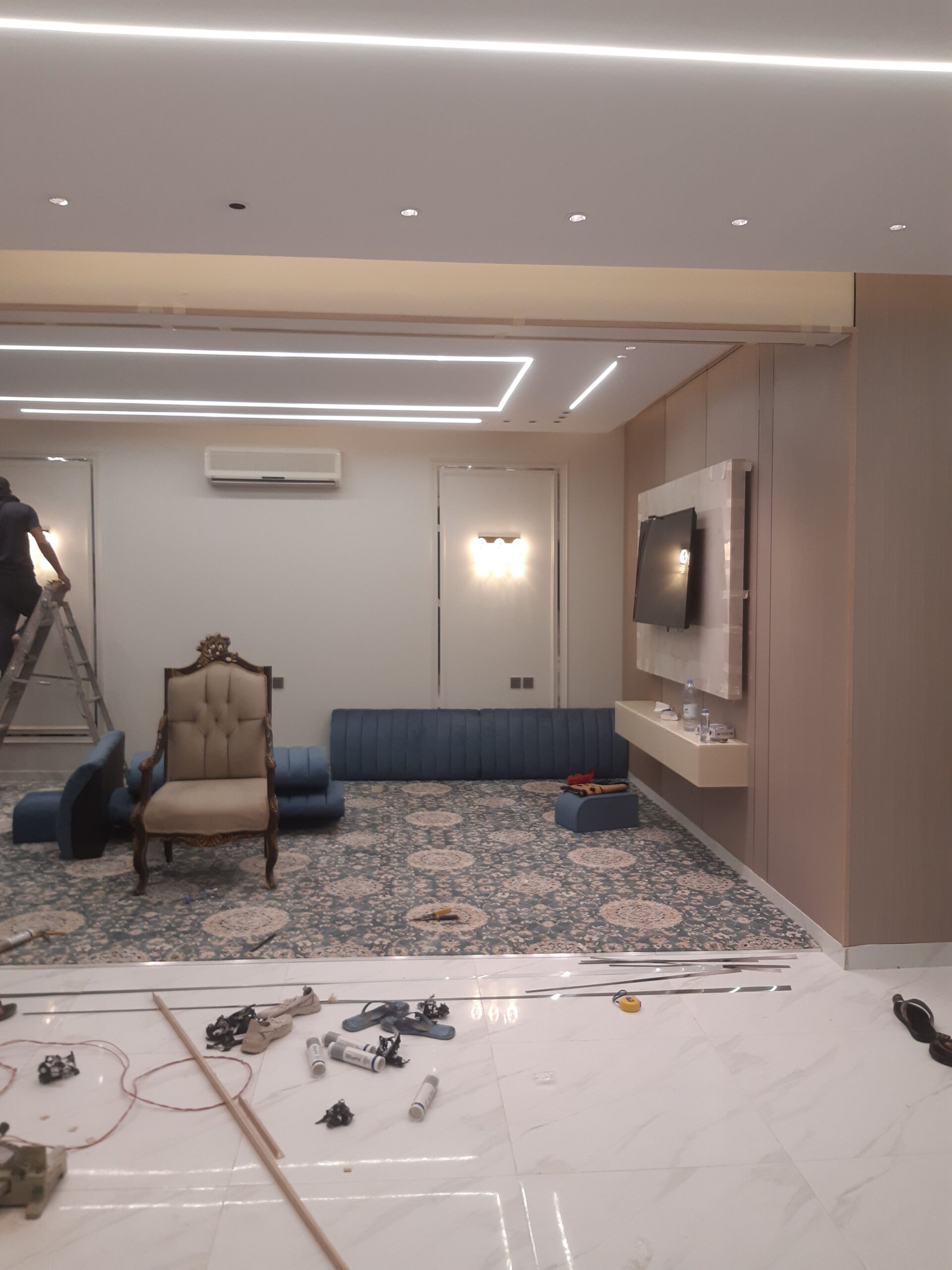 دهانات حائل ترميم شقق وفلل وتشطيبات كامله داخلى وخ