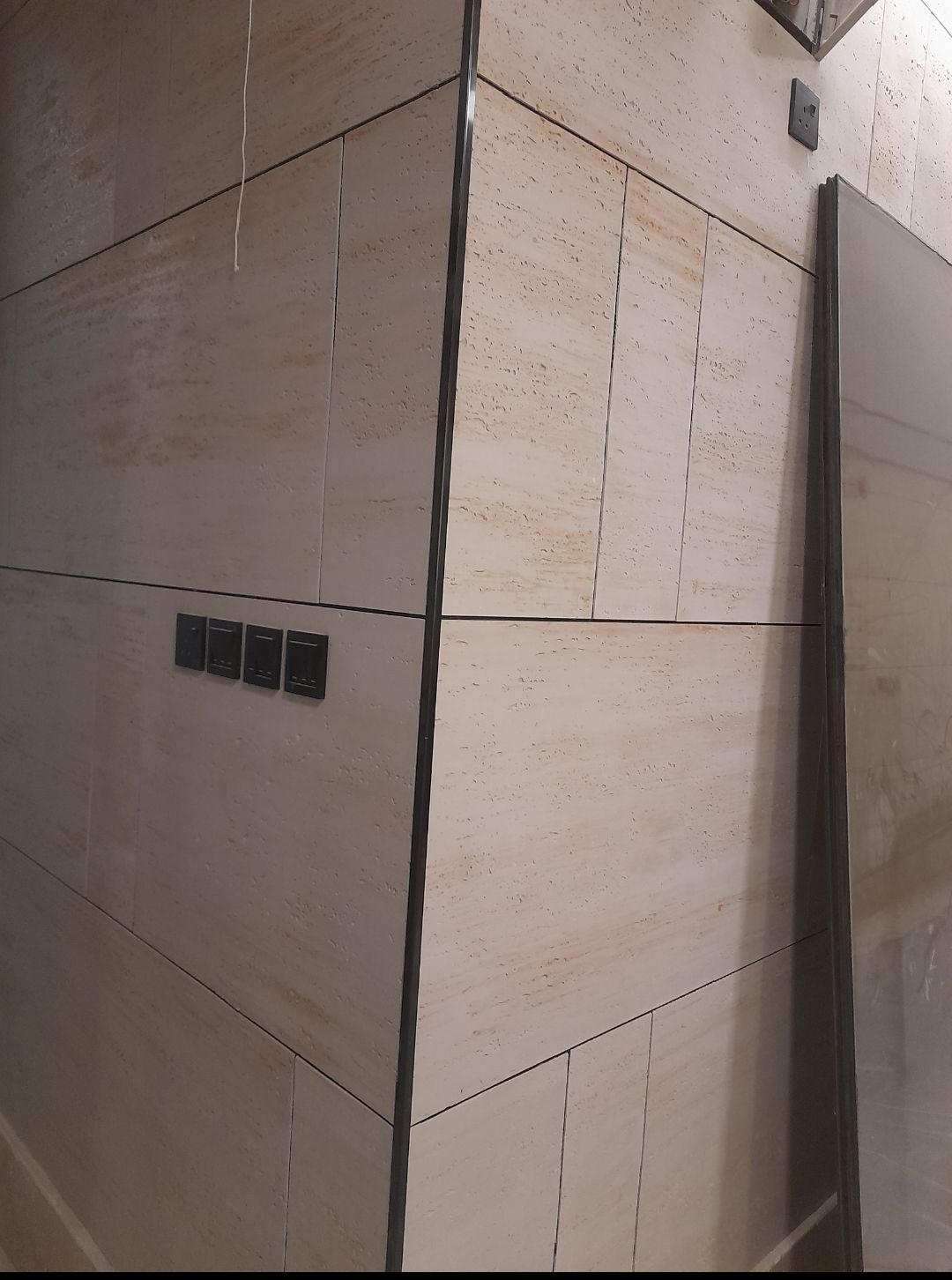 معلم تركيب صفائح حجري صفائح طيني داخلي او خارجي في