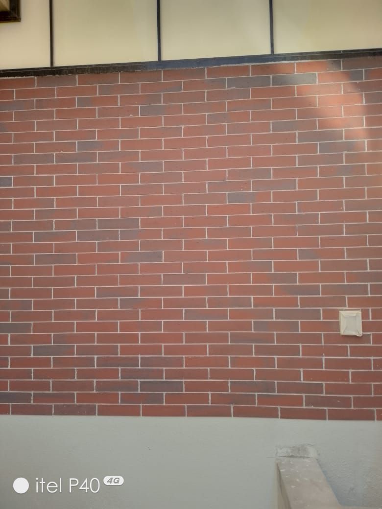 معلم تركيب صفائح حجري صفائح طيني داخلي او خارجي في