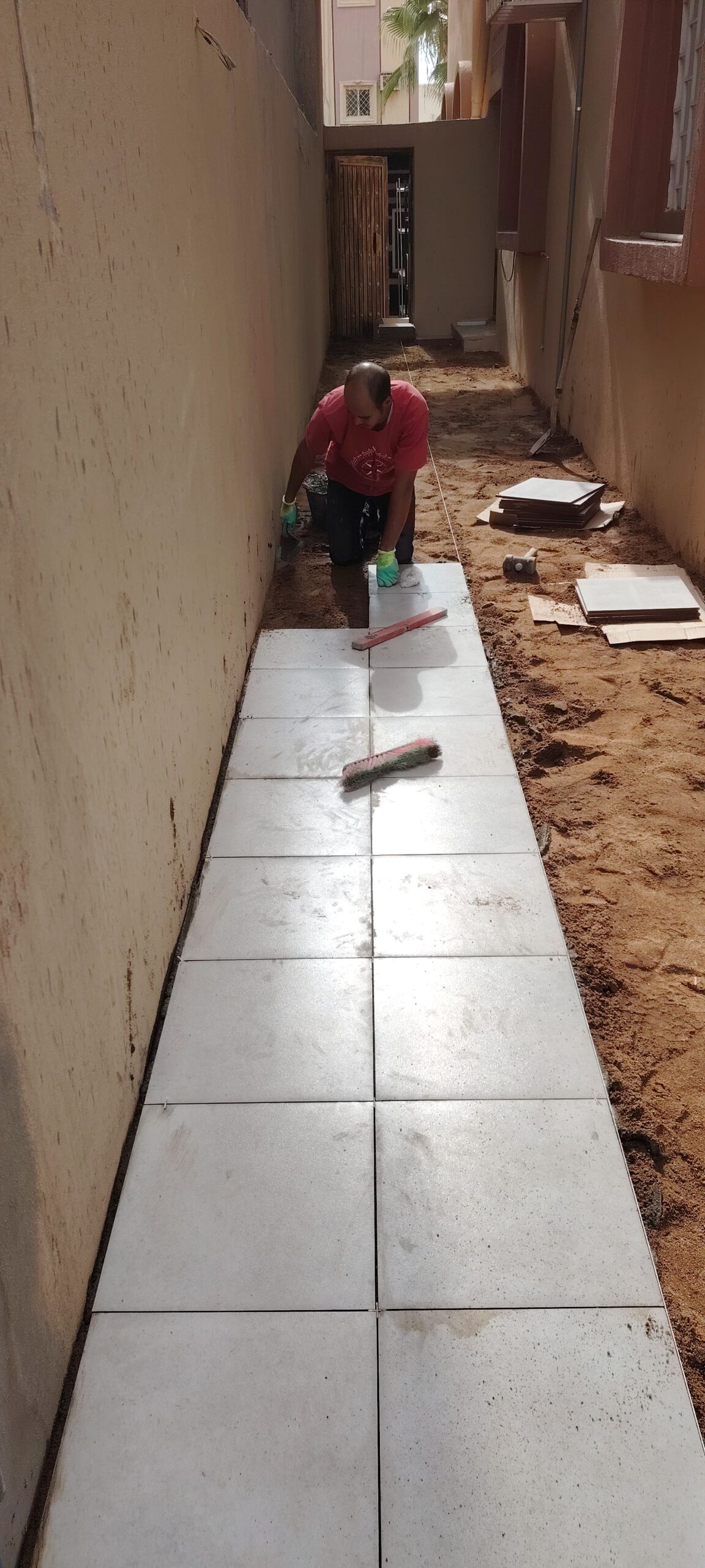 مبلط سيراميك ورخام في ابهاء خميس مشيط