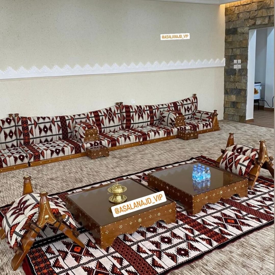 مفروشات قلب الرياض التفصيل انواع الكنب وستائر الوا