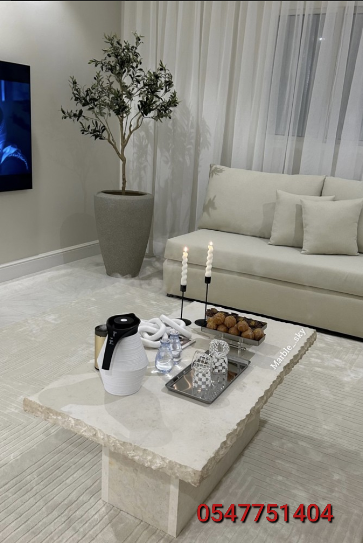 طاولة حجر طبيعي