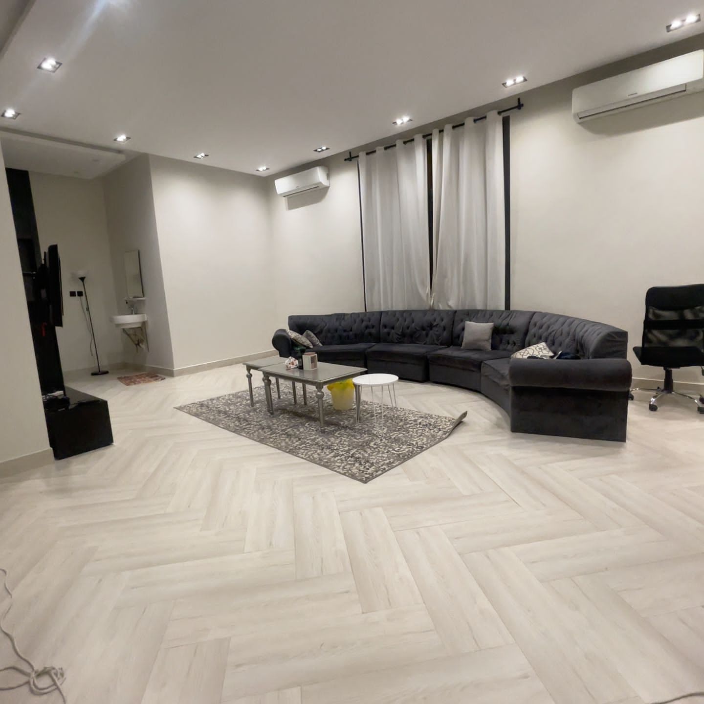 للبيــــــــع فيلا مساحة ٣٧٠ درج داخلي مع شقه حي ا