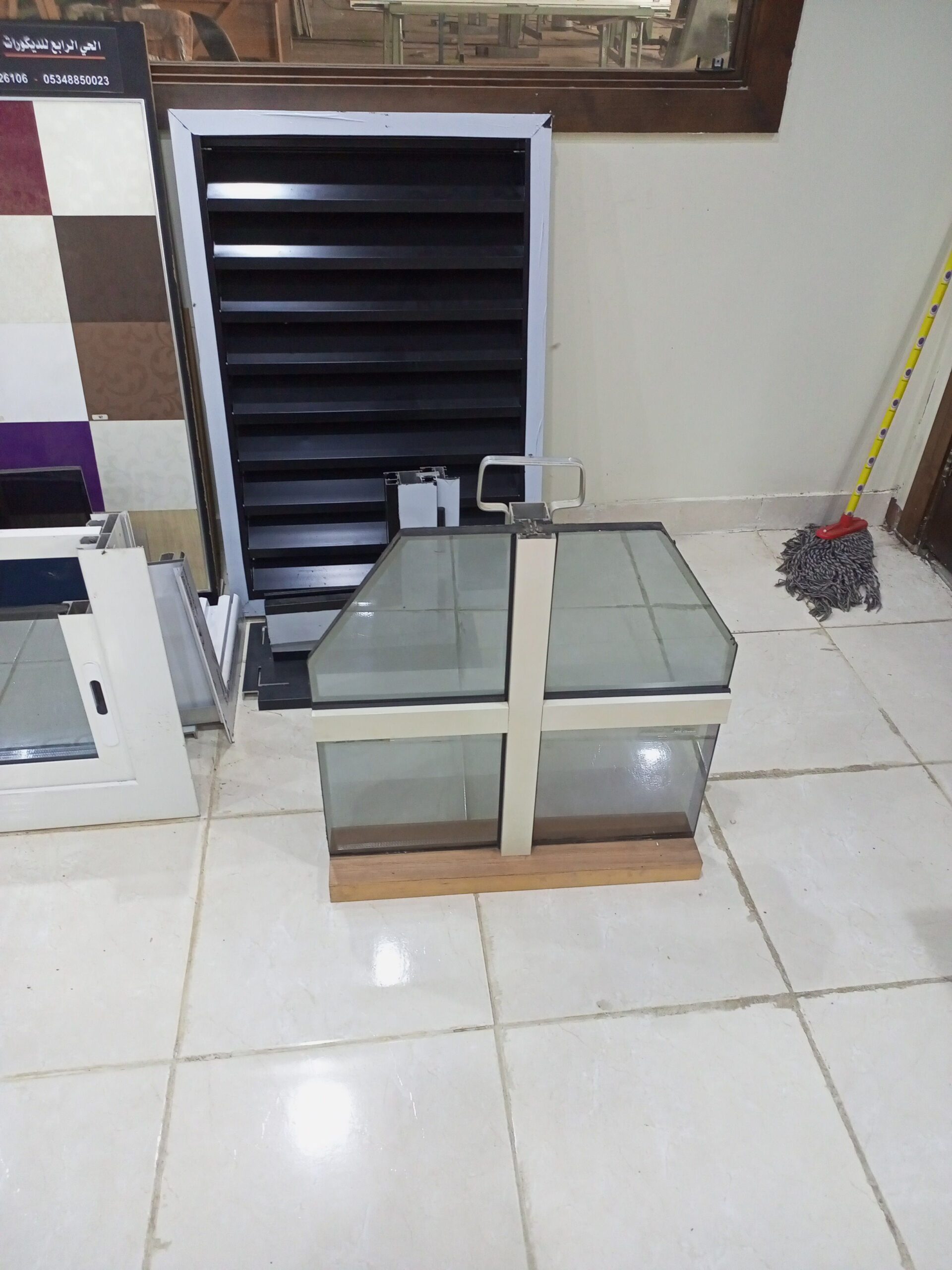 فني سوري تصليح شبابيك الشتر الامنيوم يدوي وكهرباء