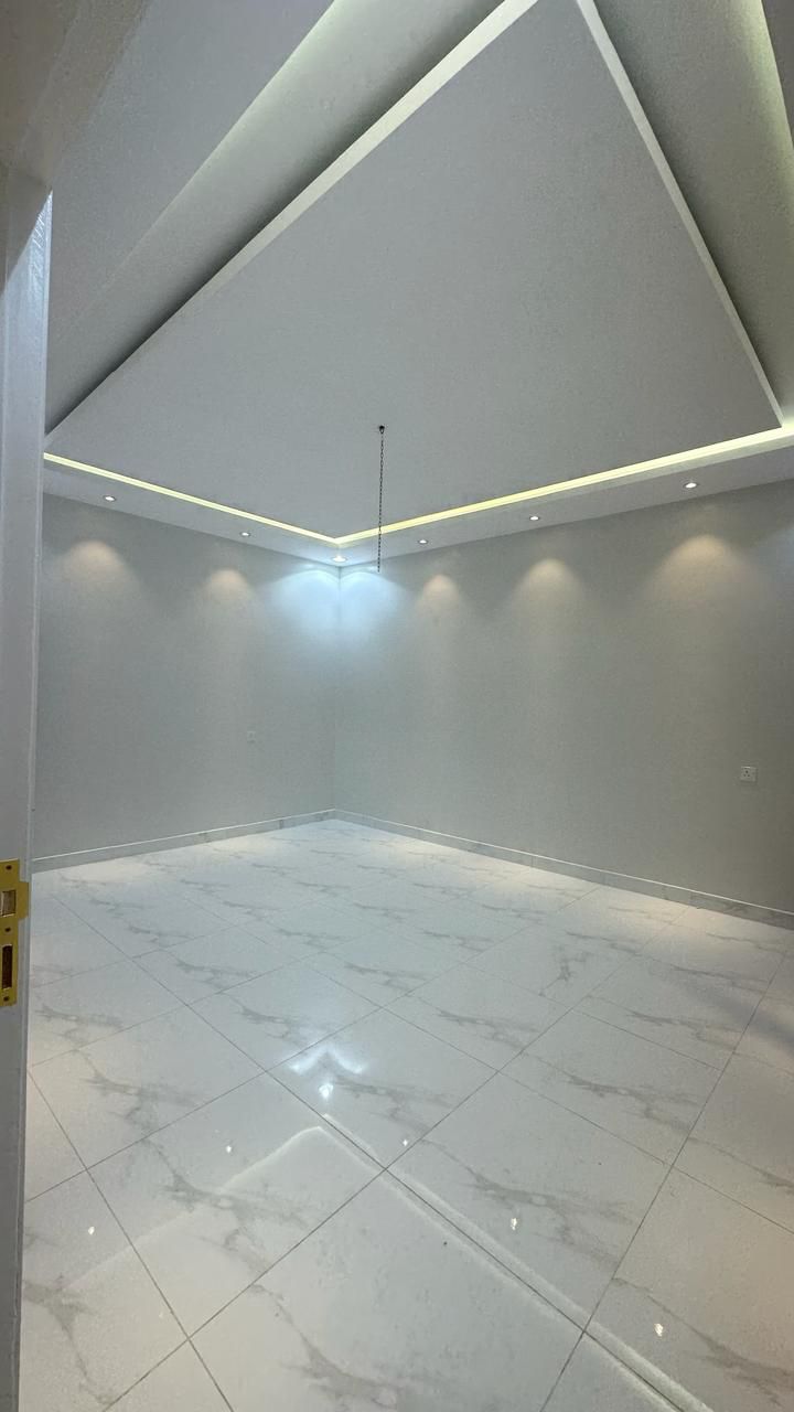 شقه للايجار حي الدفاع المدنيه