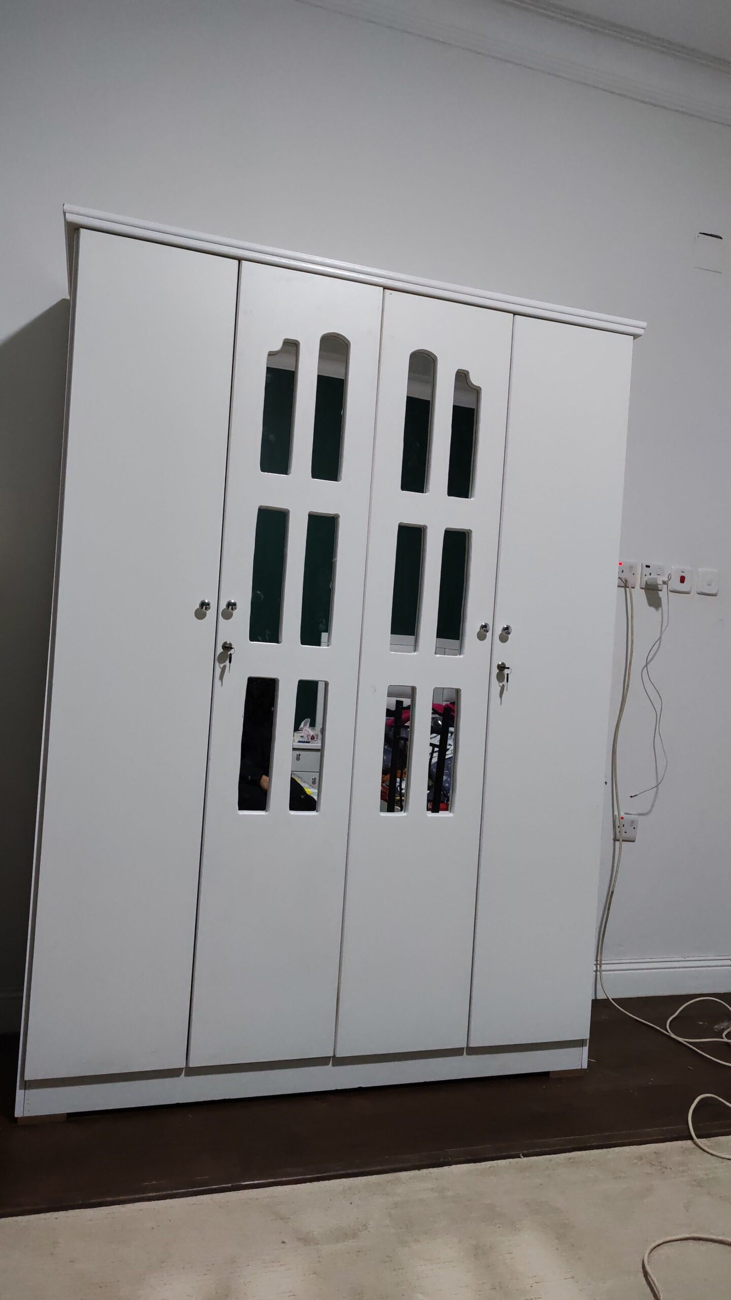 للبيع دولاب جديد خشب الرياض