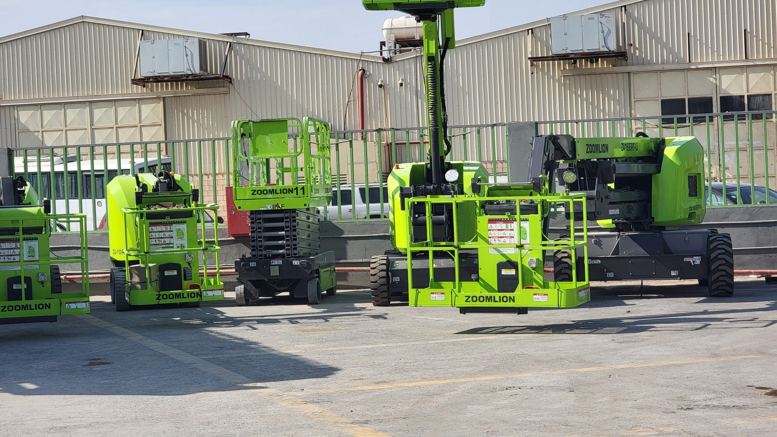 سيزرات لفت ومانلفت للايجار ورافعات شوكية 056506143