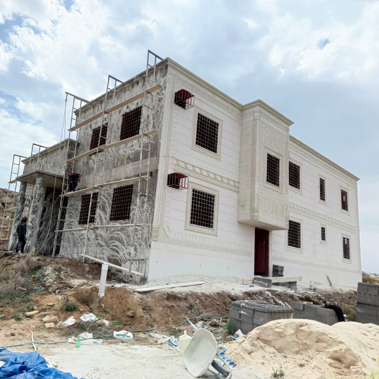 ابو علي للديكورات الخارجيه اسمنت ابيض وبطح الرياض