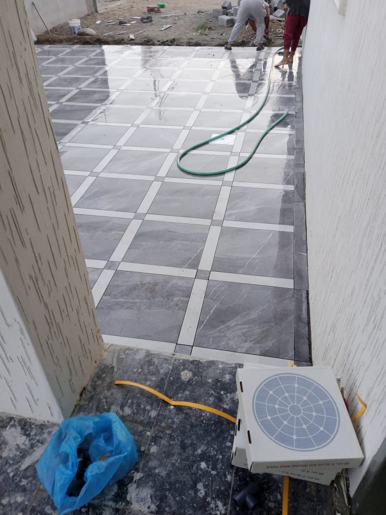 مبلط سيراميك ورخام