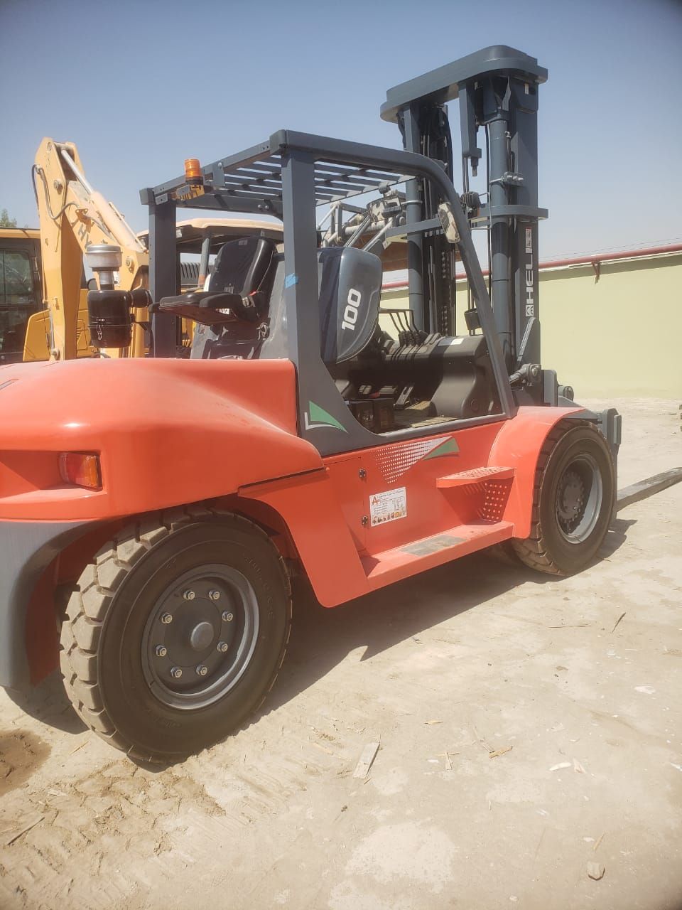 سيزر ليفت و مان ليفت و فوركليفت للايجار يومي وشهري