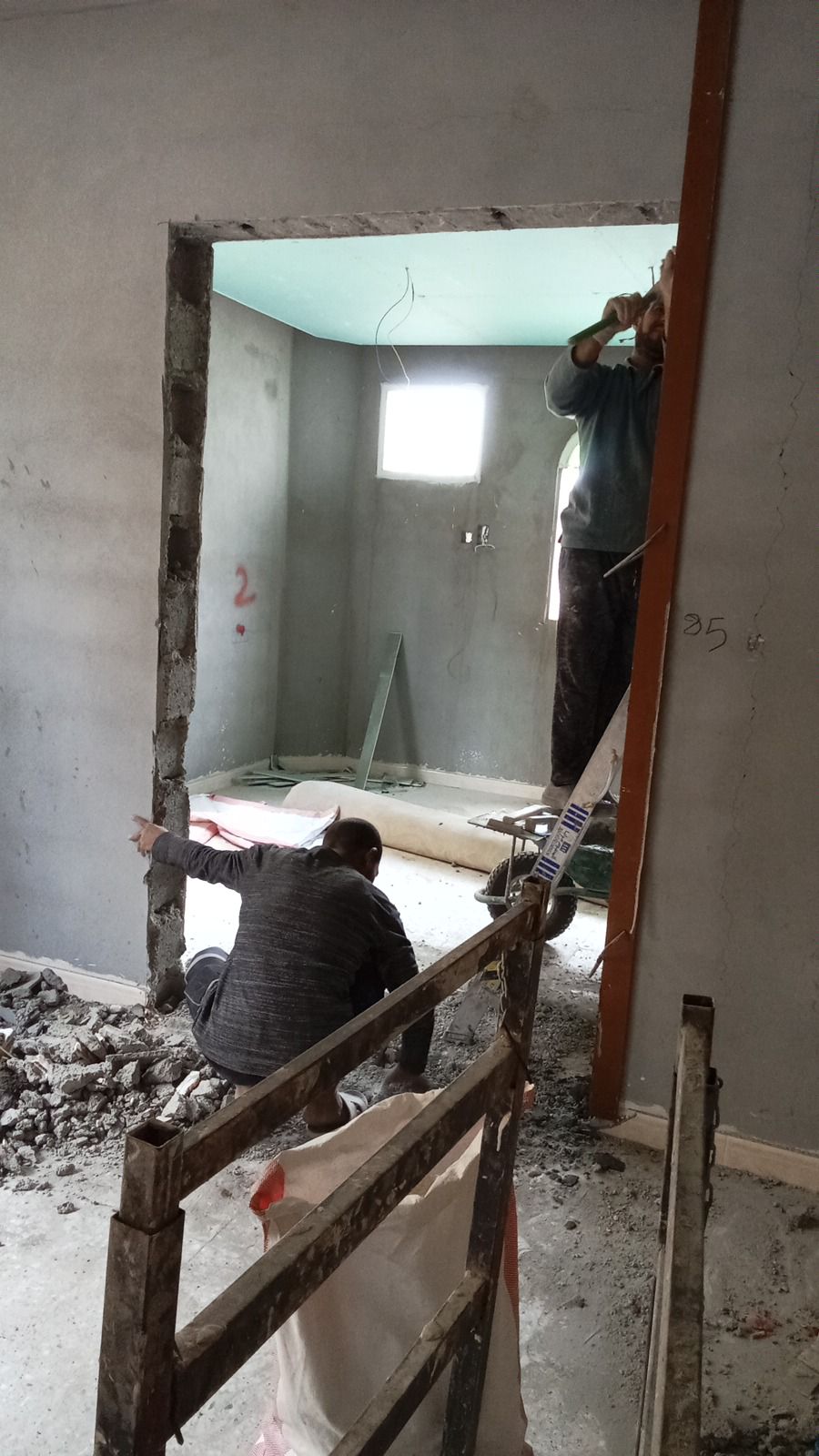 تكسير بجميع انواع واشكاله وقص الابواب والدرايش بال