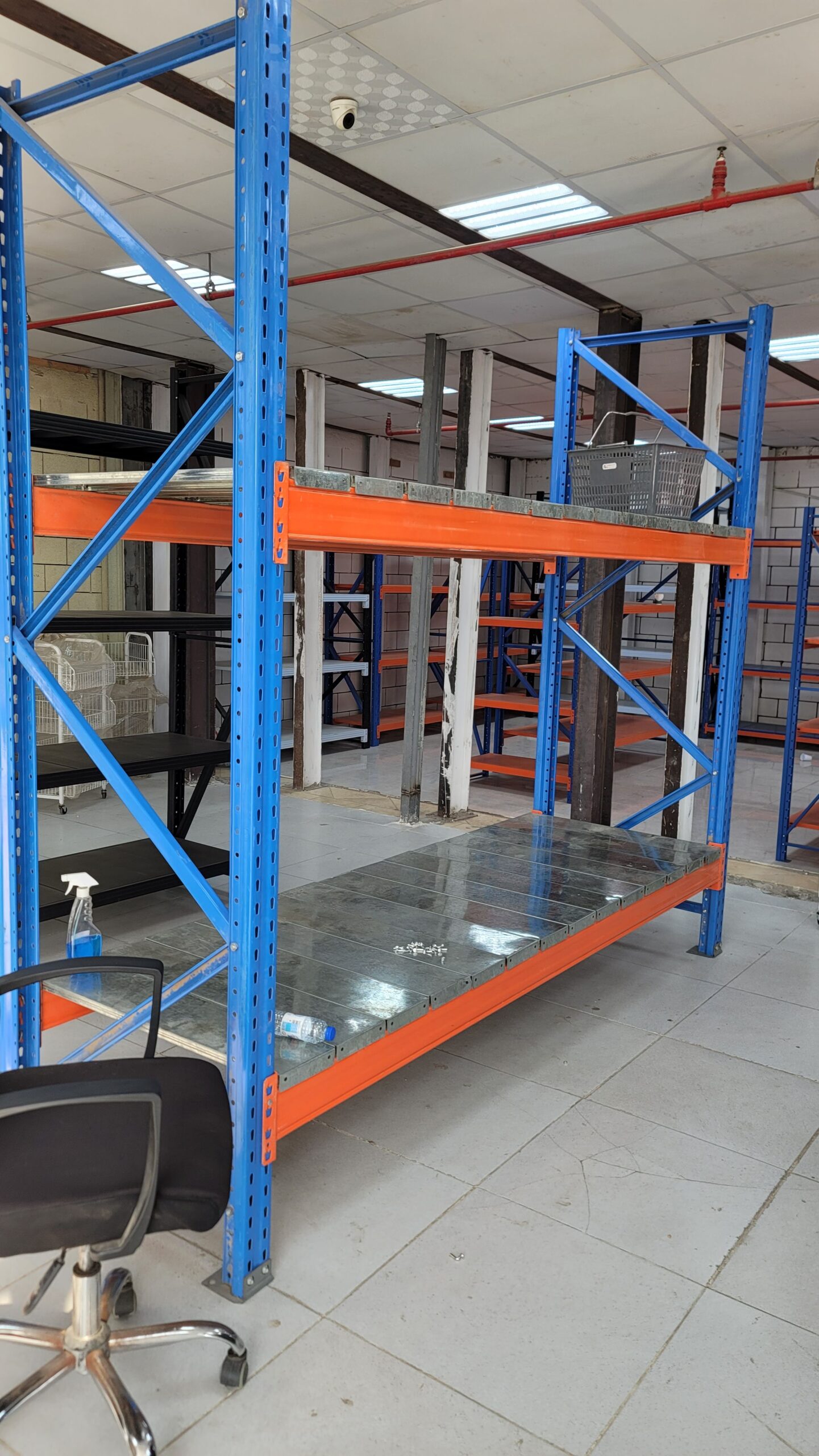 رفوف مستودعات رفوف تخزين منزليه رفوف محلات رفوف بق