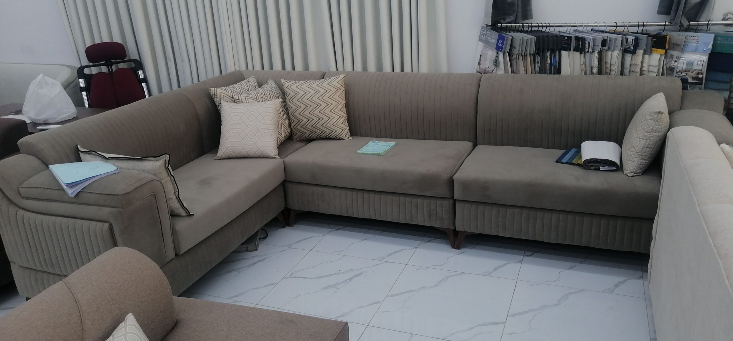 عروضات كنب حرف إل بسعر ١٦٠٠ شامل التوصيل