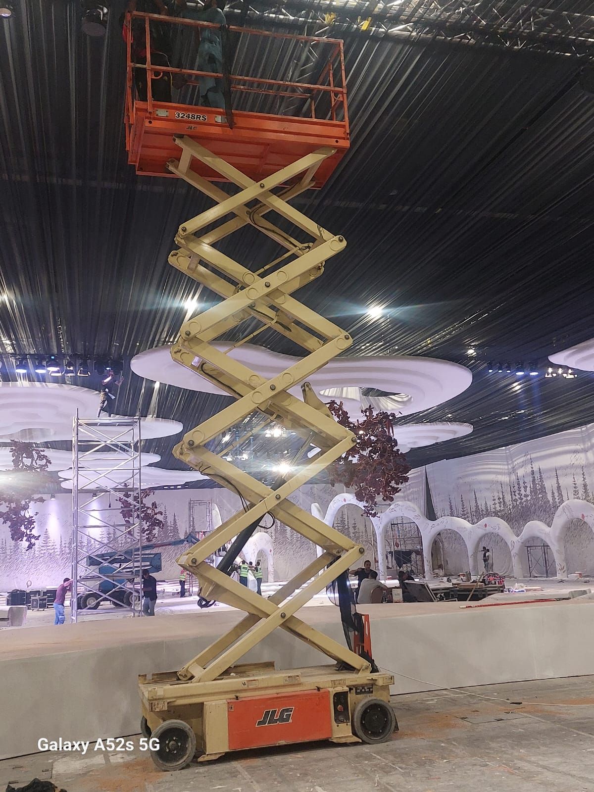 سيزر ليفت و مان ليفت و فوركليفت للايجار