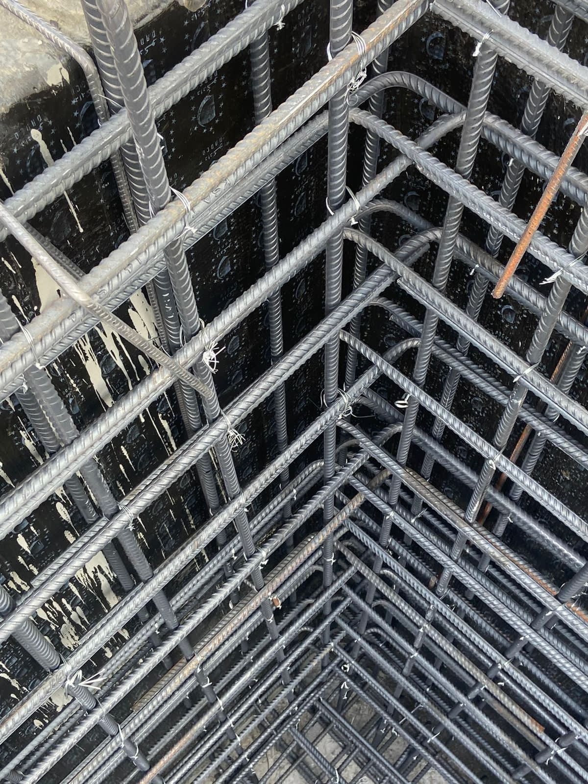 مقاول ملاحق بسعر فارق عن السوق