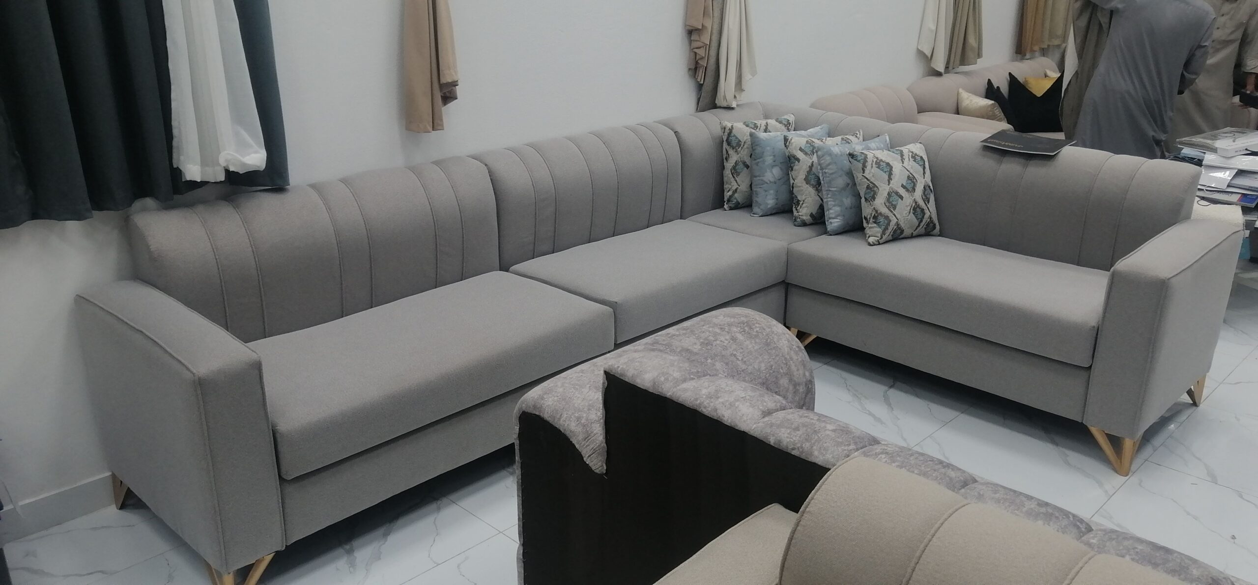 عروضات كنب حرف إل بسعر ١٦٠٠ شامل التوصيل