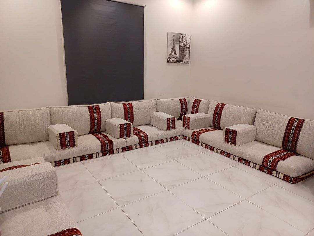 مفروشات قلب الرياض التفصيل انواع الكنب وستائر الوا