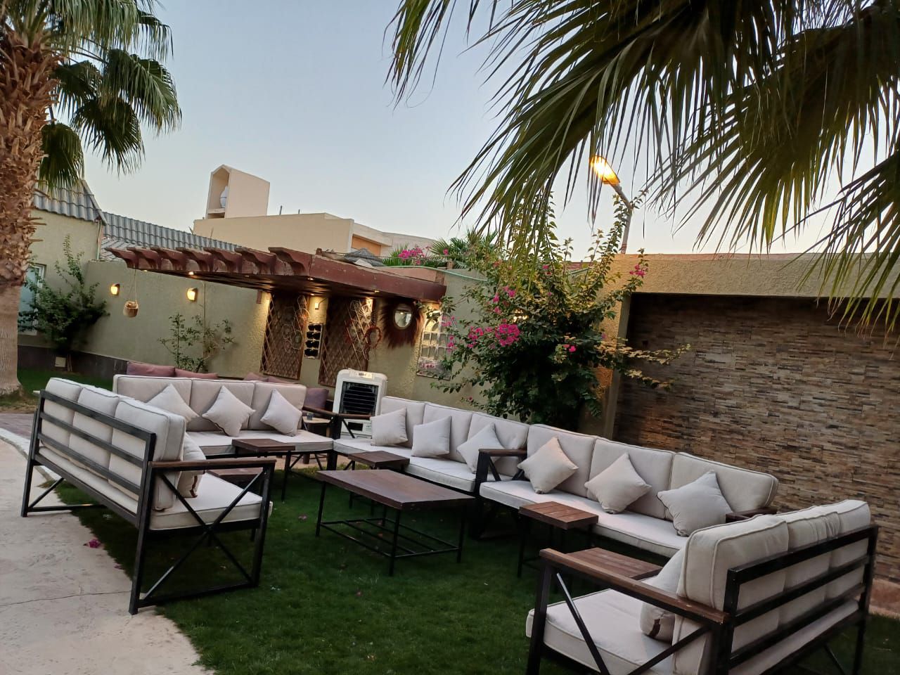 تاجير جلسات خارجيه