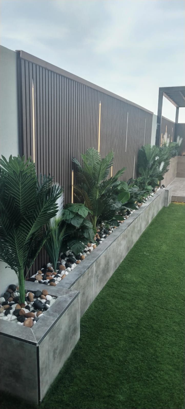 عشب صناعي وباركيه جدارى وارضيات