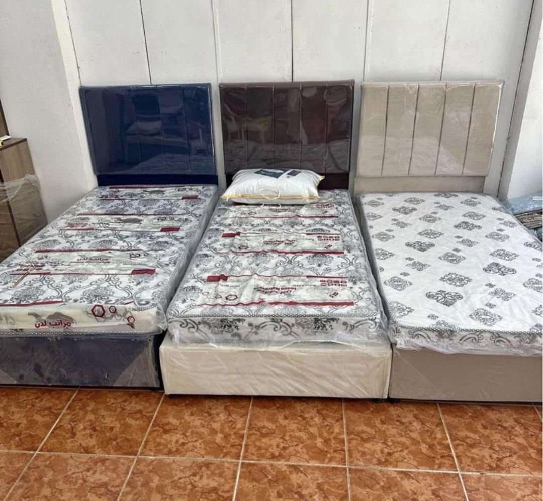 سراير خشب نفر مخمل كامل جديد عليه عرض خاااص