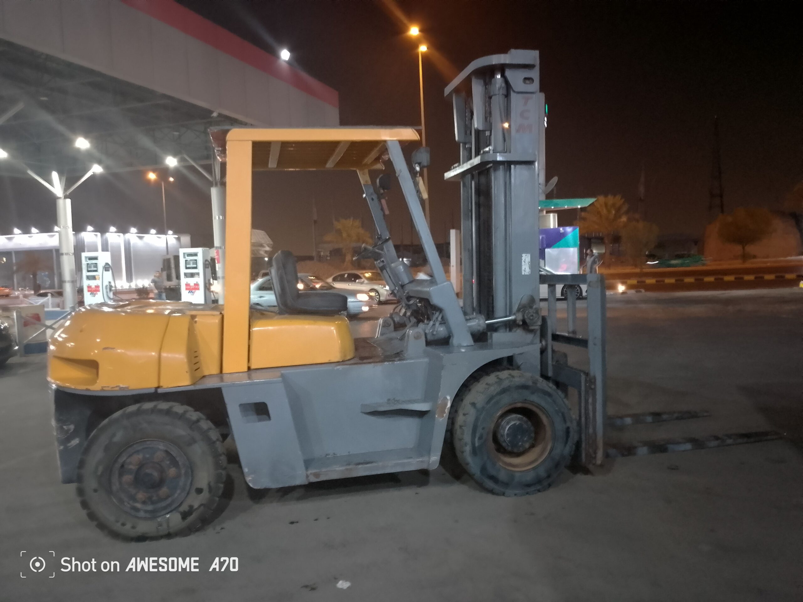 رافعات عماليه مقصيه وتلسكوبيه رافعات شوكيه وكرينات